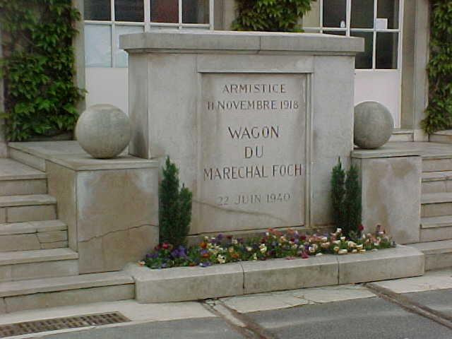 340 - PLAQUE A L'ENTREE DE LA CLAIRIERE.jpg